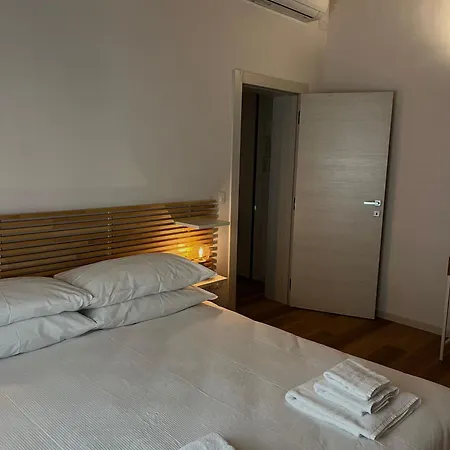 Mansarda Del Duca شقة