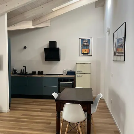 Apartment Mansarda Del Duca Parma